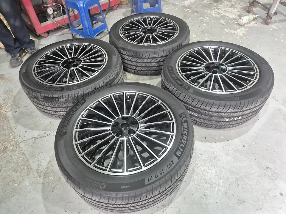 Hyundai IONIQ Wheel Repair Review - Gloss Black Refinish photo 2