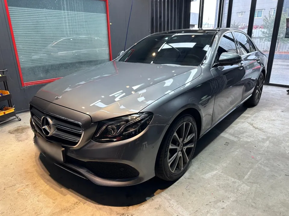 Mercedes-Benz E-Class interior customization installation result