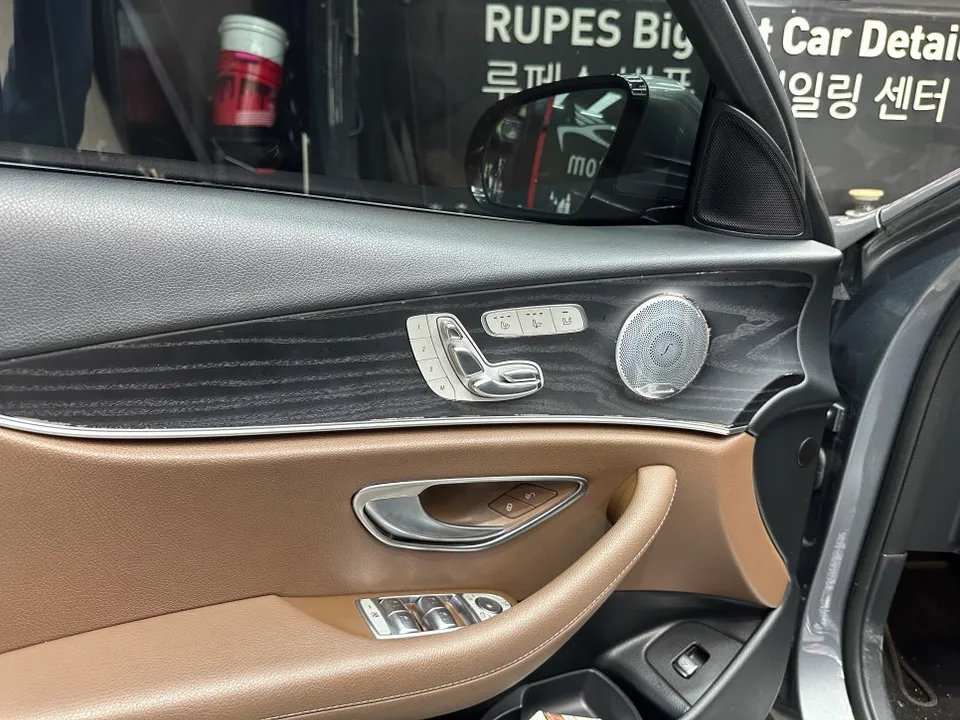 Mercedes-Benz E-Class Interior Customization Review photo 2