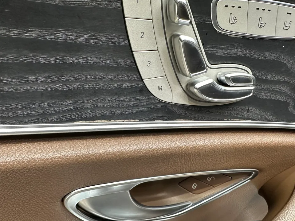 Mercedes-Benz E-Class interior customization - Mercedes-Benz E-Class Interior Customization Review photo 5