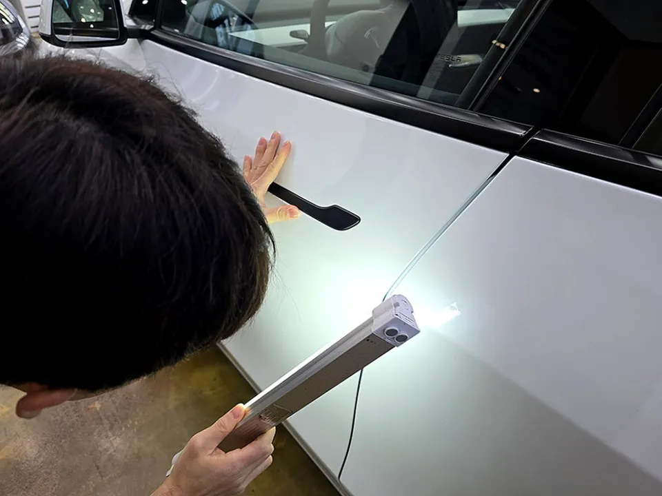 Tesla Model Yのカーフィルム施工事例｜費用目安・仕上がり 施工写真 1-3