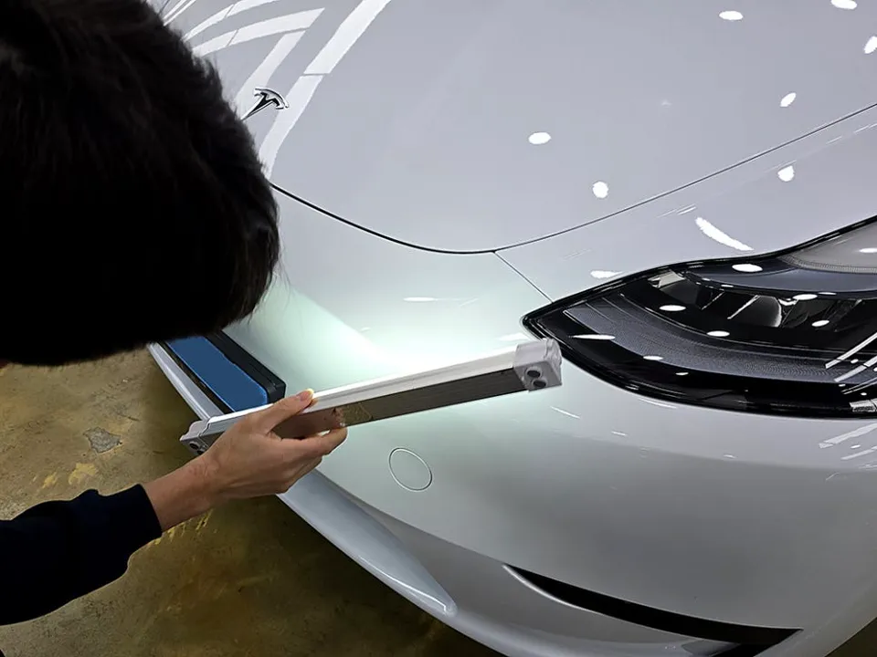 Tesla Model Yのカーフィルム施工事例｜費用目安・仕上がり 施工写真 2-3