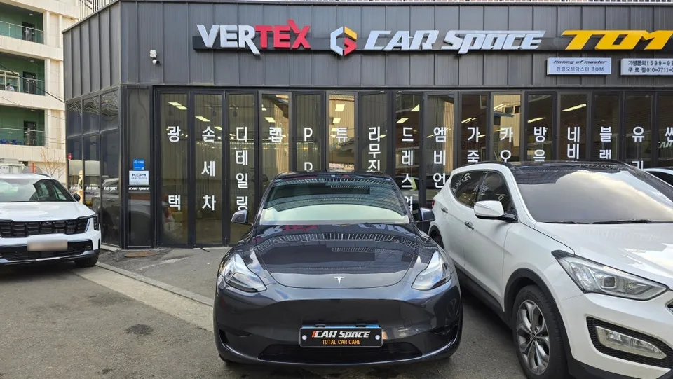 Tesla Model Yのカーフィルム施工事例|費用目安・仕上がり 施工写真 2-2