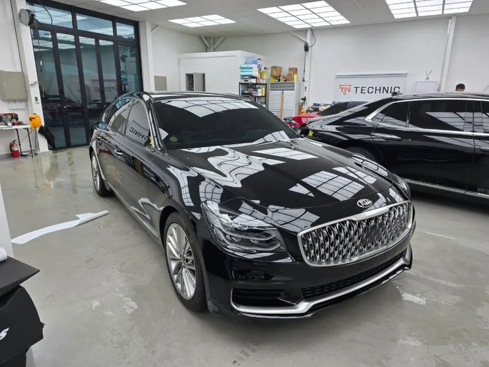 Kia K900のカーラッピング事例|費用目安・仕上がり 施工写真 1-1