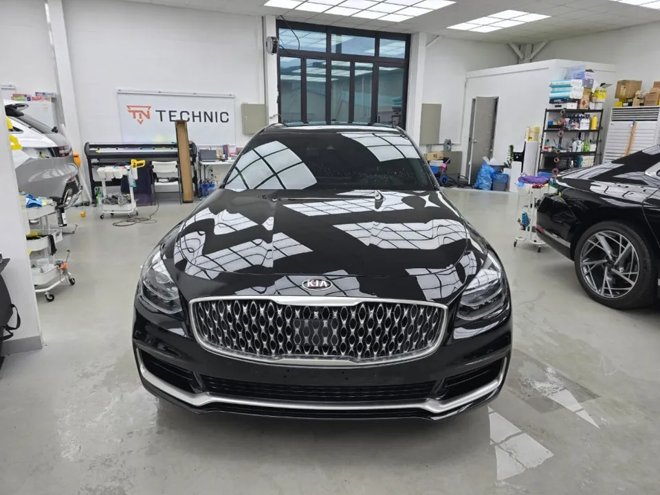 Kia K900のカーラッピング事例|費用目安・仕上がり 施工写真 3-1