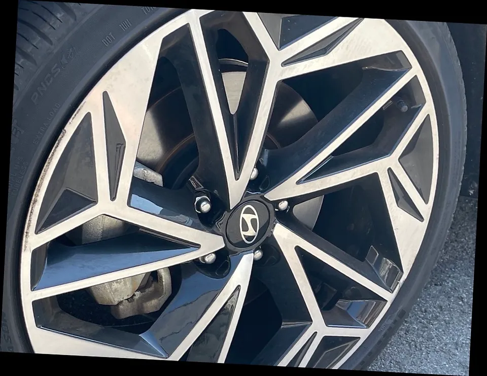 Hyundai IONIQ 6 wheel repair - Hyundai IONIQ 6 Wheel Repair & Refinishing Review — Like-New Restoration photo 3