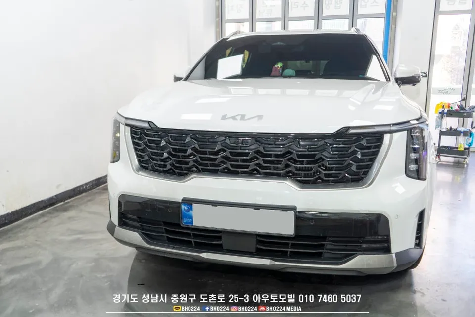 Kia Sorento MQ4 PPF施工事例|ヘッドライト・ドアカップ保護 施工写真 2-1