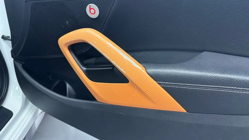 Hyundai Velosterのカーラッピング事例｜費用目安・仕上がり 施工写真 3-1