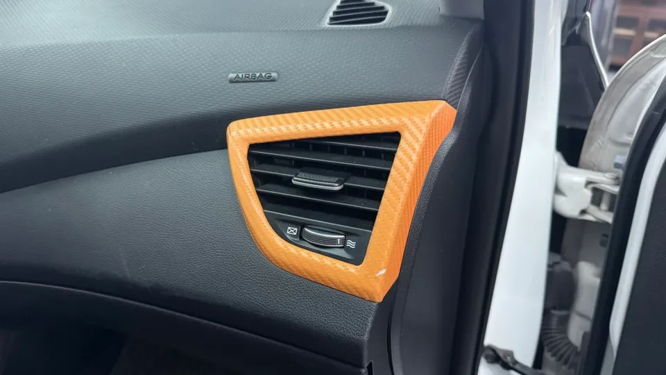 Hyundai Velosterのカーラッピング事例｜費用目安・仕上がり 施工写真 1-2