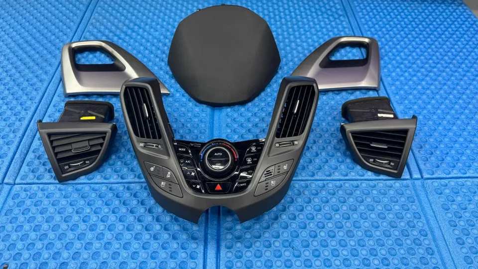 Hyundai Velosterのカーラッピング事例｜費用目安・仕上がり 施工写真 3-3