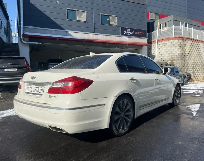 Genesis Genesis BH wheel repair - Genesis BH Wheel Repair & Painting Review - Restored to New photo 4