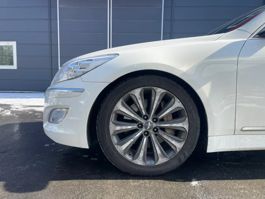 Genesis Genesis BH wheel repair - Genesis BH Wheel Repair & Painting Review - Restored to New photo 5