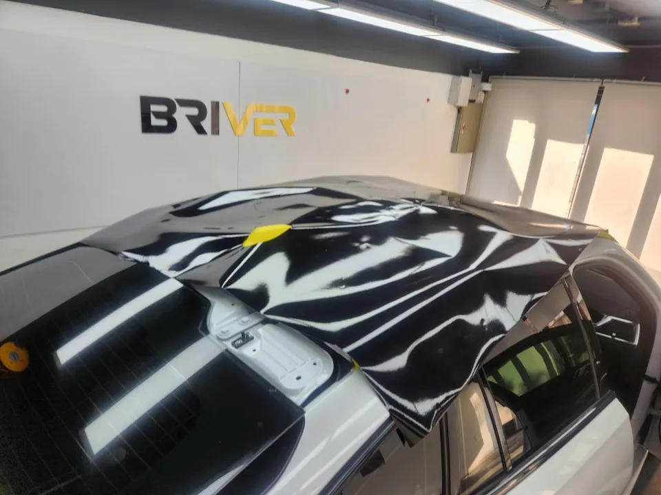 BMW X6 PPF施工事例|ルーフトップとマフラー部分のカスタム 施工写真 3-2