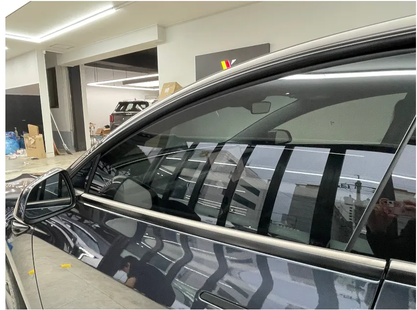 Tesla Model 3のカーフィルム施工事例|費用目安・仕上がり 施工写真 1-2