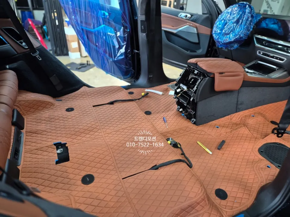 BMW X7 ambient lighting - BMW X7 Ambient Lighting Review — Cost & Results photo 4