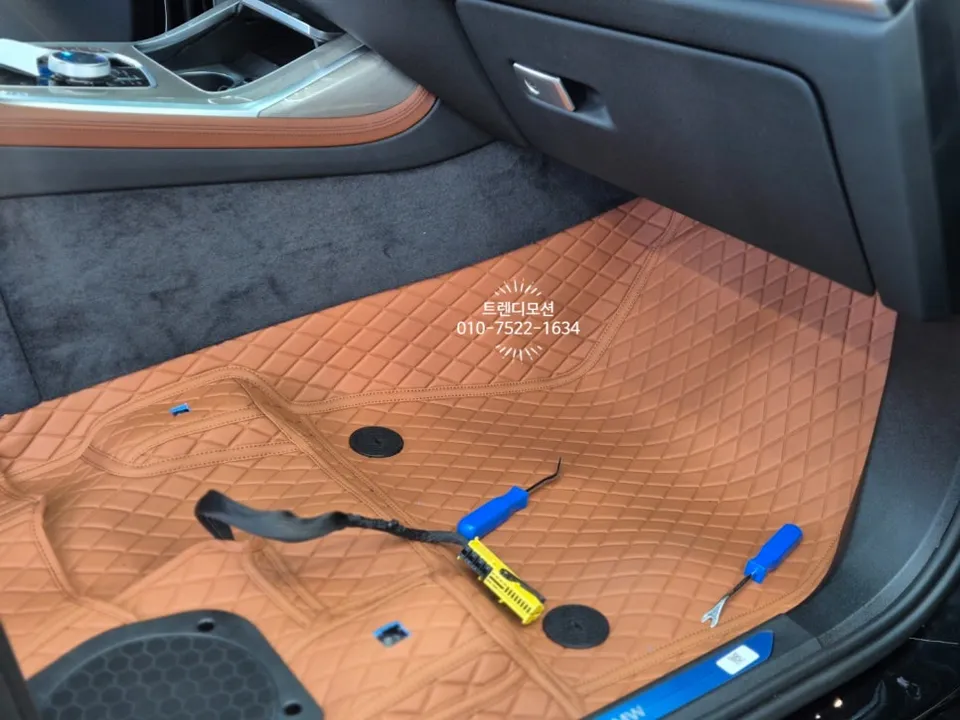 BMW X7 ambient lighting - BMW X7 Ambient Lighting Review — Cost & Results photo 5