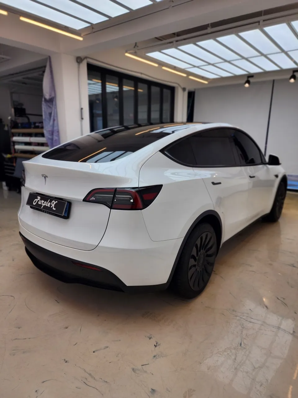 Tesla Model YのPPF施工事例|費用目安と仕上がり 施工写真 1-3