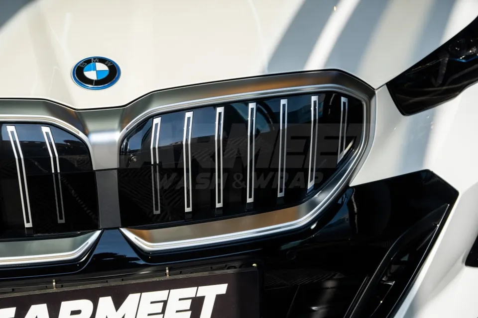 BMW 5 Series G60 vinyl wrap - BMW 5 Series G60 Vinyl Wrap Review: Black Grille Transformation photo 3