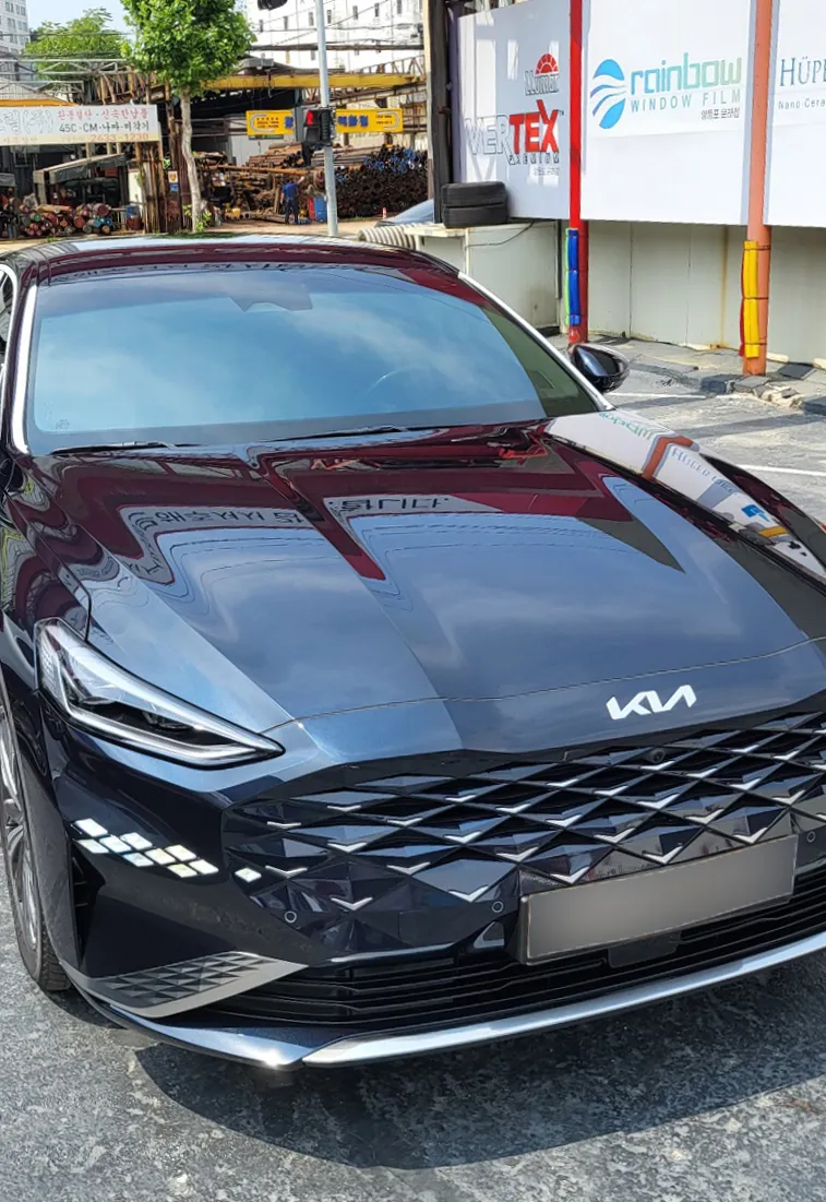 Kia K8のドライブレコーダー取付事例 施工写真 2