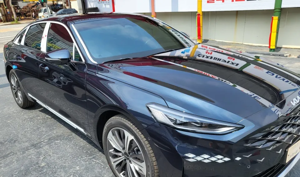 Kia K8のドライブレコーダー取付事例 施工写真 3