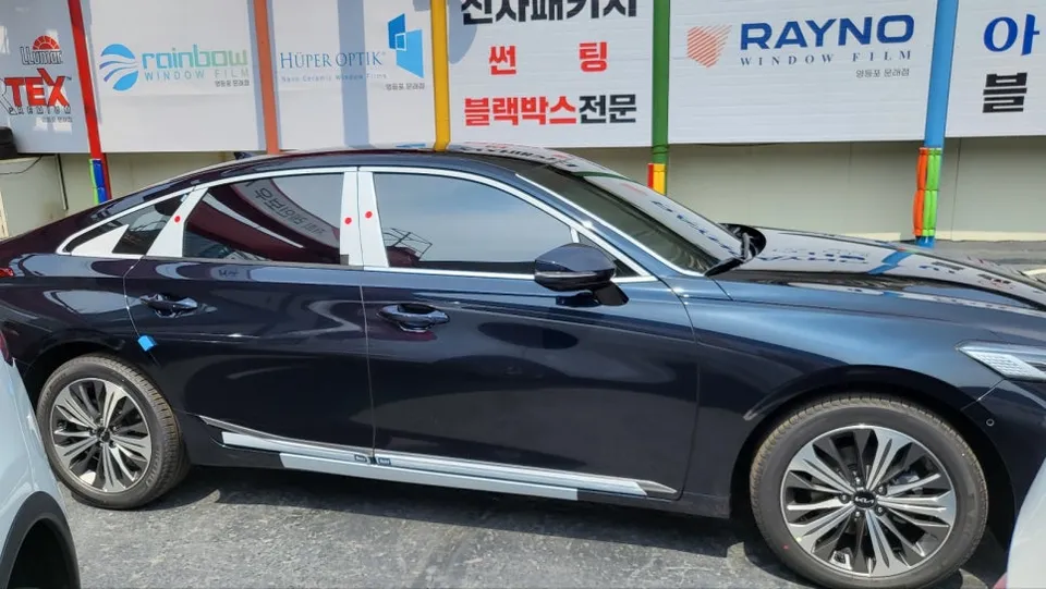 Kia K8のドライブレコーダー取付事例 施工写真 6