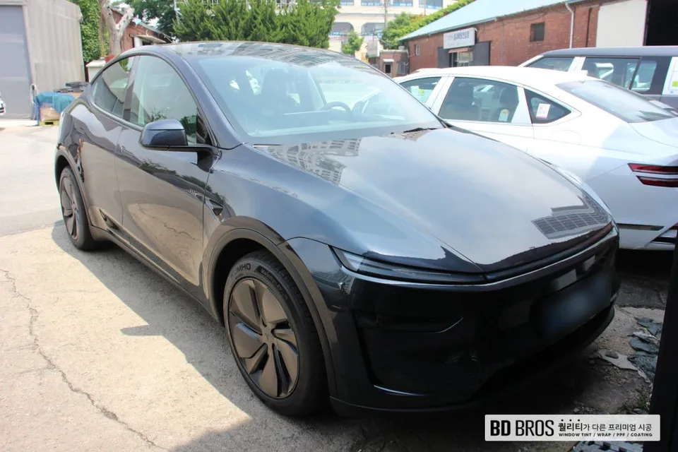 Tesla Model Y window tinting - Tesla Model Y Window Tinting Review: Cost & Heat Rejection photo 4
