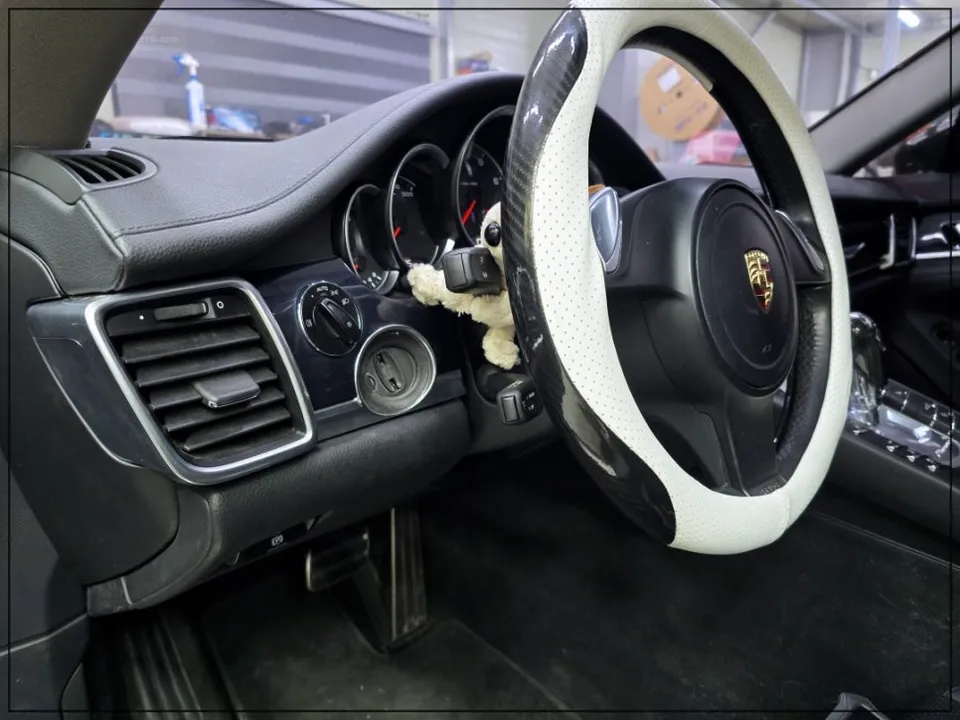 Porsche Panamera ambient lighting - Porsche Panamera Ambient Lighting Review — Luxury Interior Upgrade photo 3
