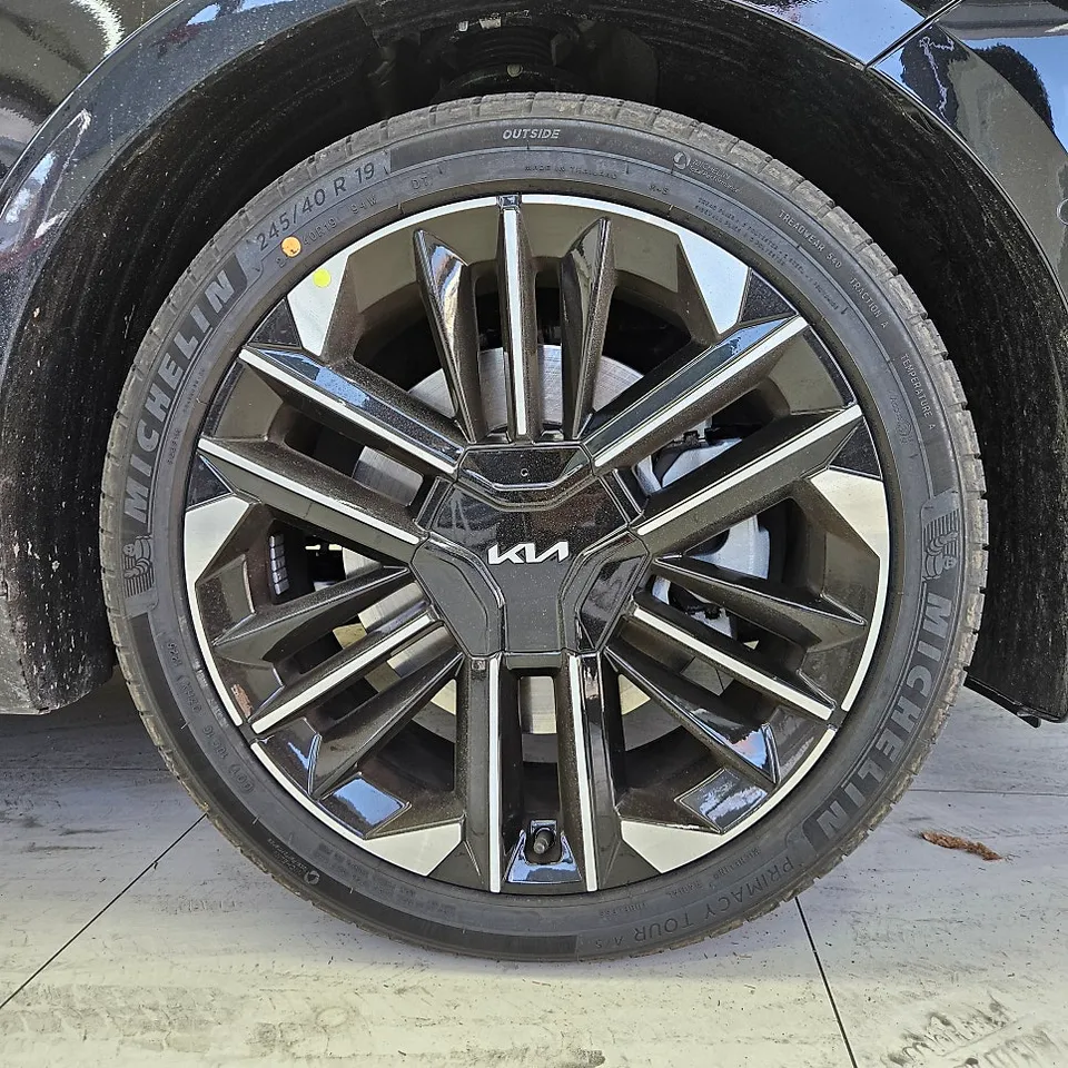 Kia K8のカーラッピング事例 施工写真 1-3