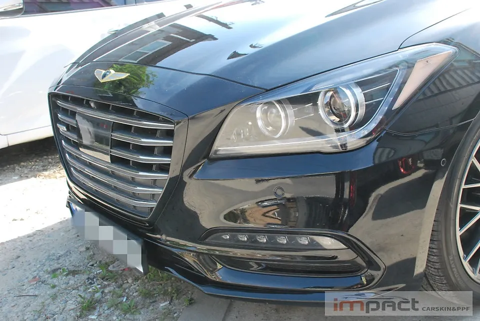 Genesis G80 DHのカーラッピング事例｜クローム部分のイメージチェンジ 施工写真 2-3