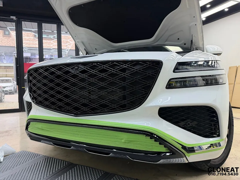 Genesis GV80 Faceliftのカーラッピング事例｜費用目安・仕上がり 施工写真 2-3