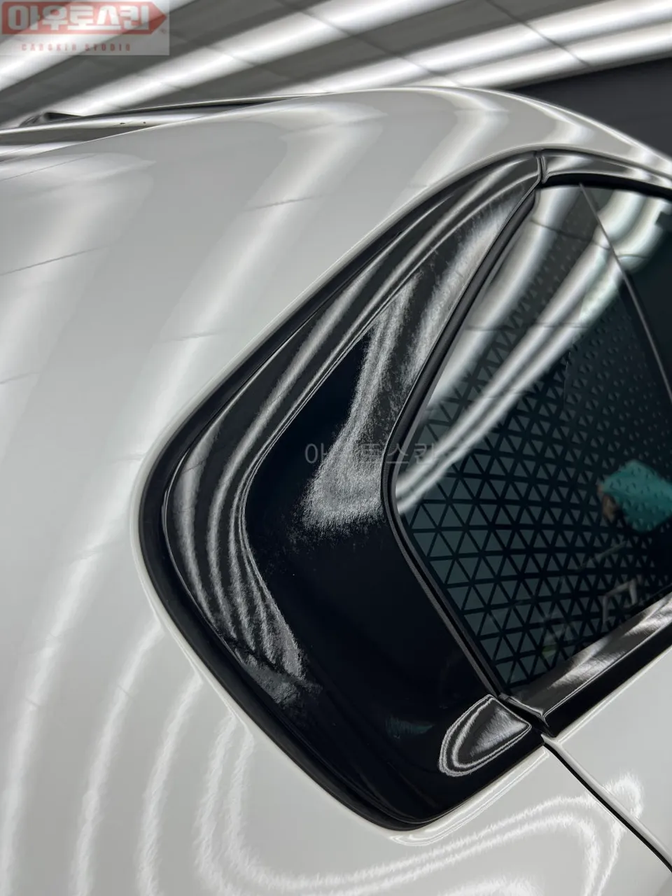 BMW 7 Seriesのカーラッピング事例|費用目安・仕上がり 施工写真 1-3