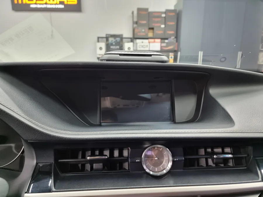 Lexus ES 300h android head unit - Lexus ES 300h Android Head Unit Upgrade Review photo 3