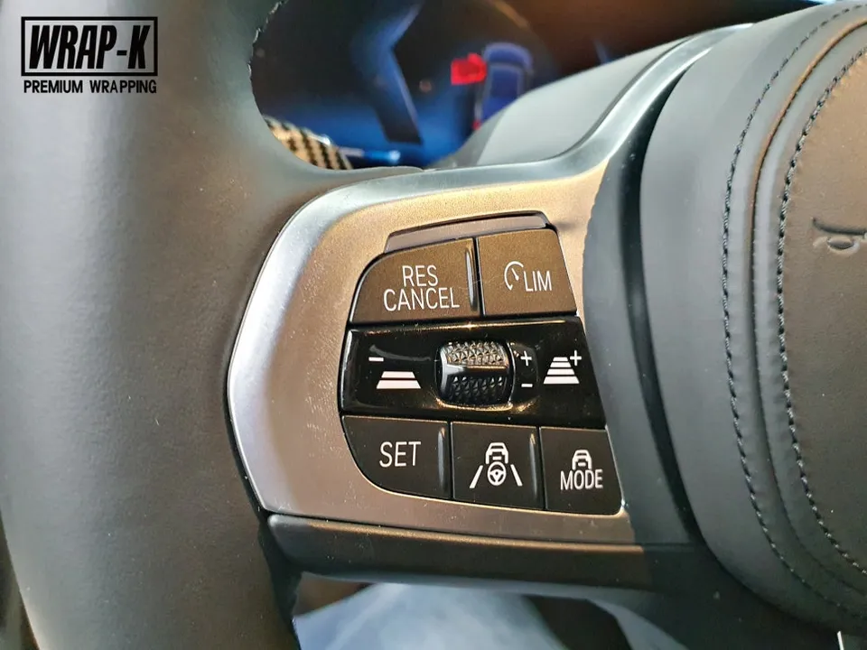BMW i4 vinyl wrap - BMW i4 Vinyl Wrap Review: Carbon Steering Wheel Upgrade photo 4