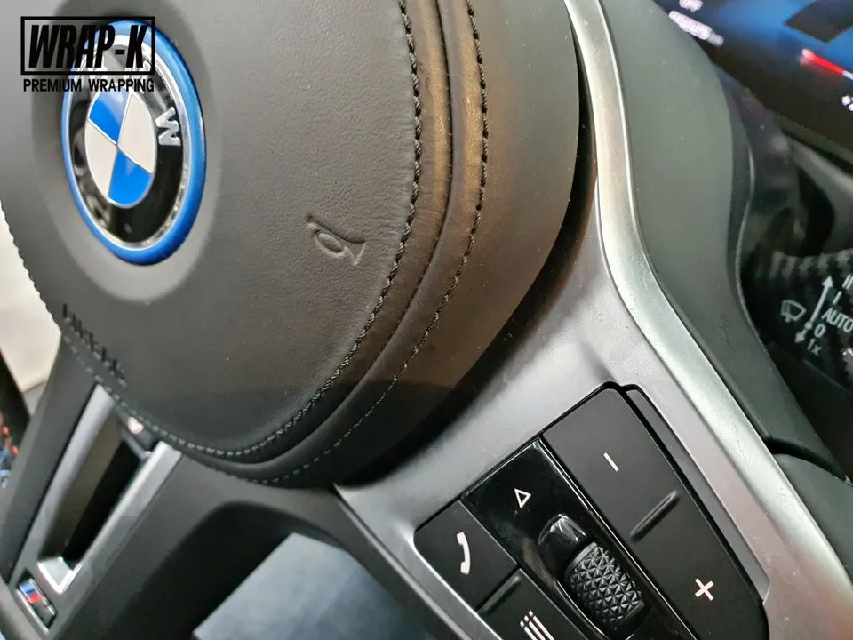 BMW i4のカーラッピング事例 施工写真 4-1