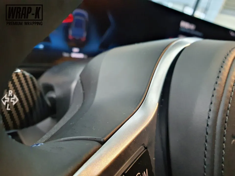 BMW i4のカーラッピング事例 施工写真 2-2