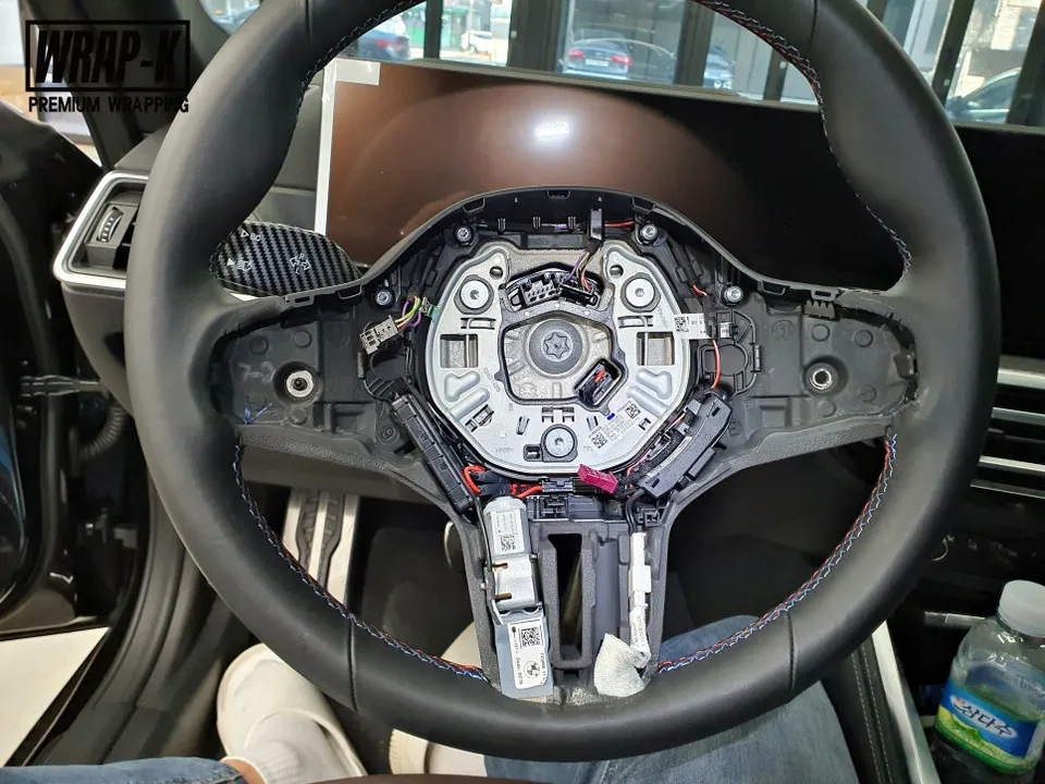 BMW i4のカーラッピング事例 施工写真 1-3