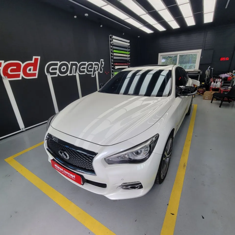 Infiniti Q50のカーラッピング事例|費用目安・仕上がり 施工写真 1-1