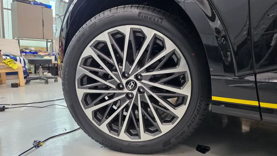 Hyundai Palisadeのカーフィルム施工事例｜費用目安・仕上がり 施工写真 1-3