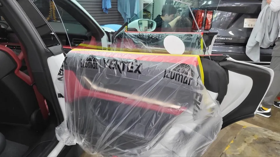Kia Carnivalのカーフィルム施工事例｜費用目安・仕上がり 施工写真 3-1