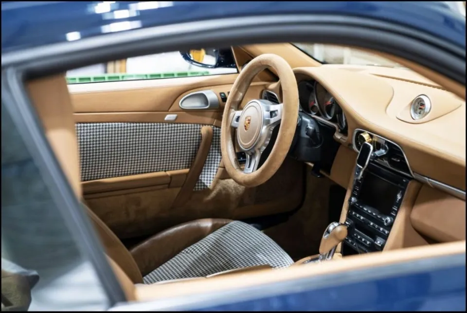 Porsche 911 997 Combo Install Review — Custom Houndstooth Interio photo 1