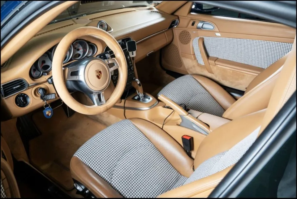 Porsche 911 997 Combo Install Review — Custom Houndstooth Interio photo 2