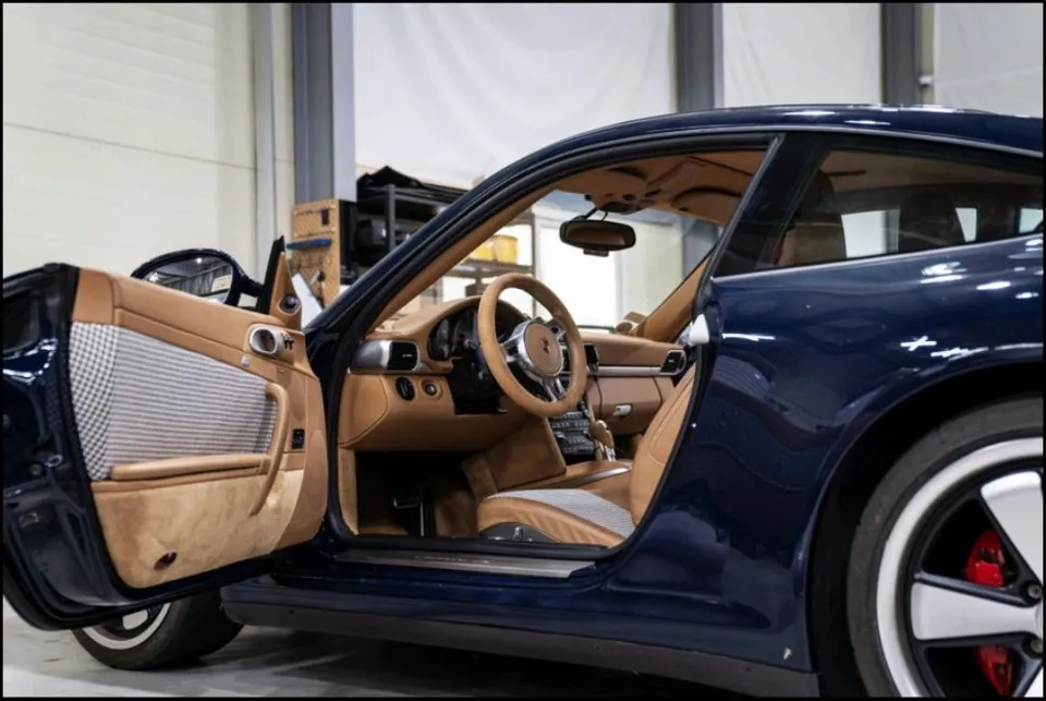 Porsche 911 997 multi package - Porsche 911 997 Combo Install Review — Custom Houndstooth Interio photo 3