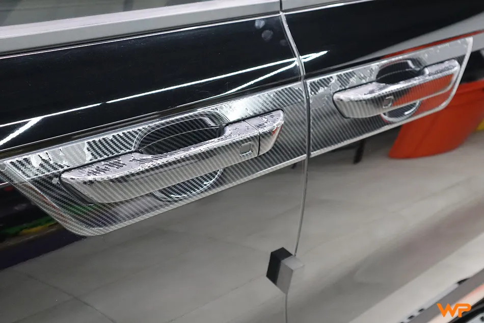 Kia Carnival vinyl wrap - Kia Carnival Vinyl Wrap Review - Chrome Delete & Carbon Part Remo photo 3