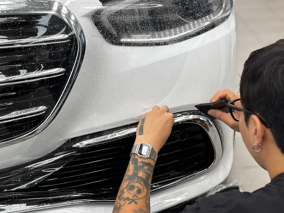 メルセデス・ベンツ Sクラス W223 PPF施工事例|費用目安・仕上がり 施工写真 3-2