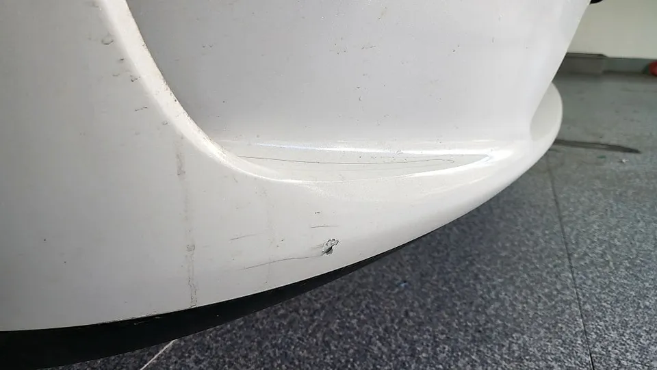 Tesla Model Yのカーラッピング事例|費用目安・仕上がり 施工写真 2-2