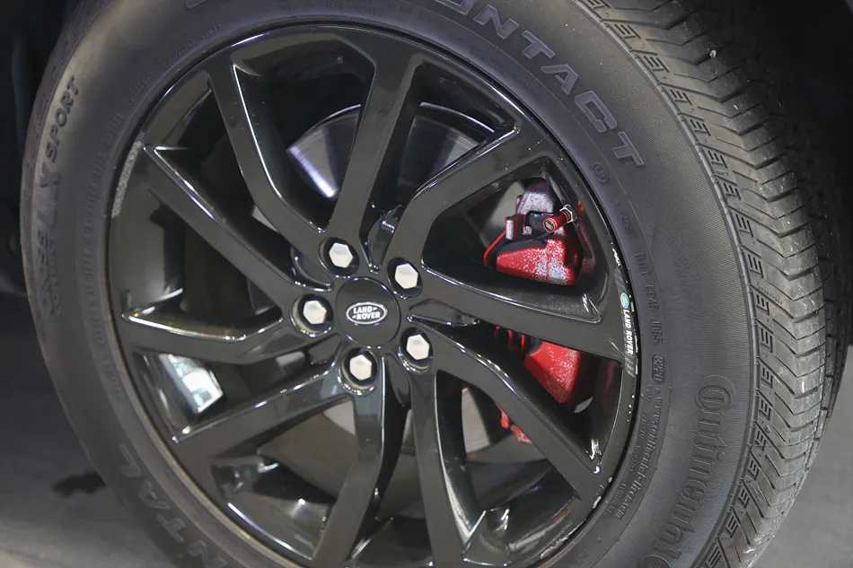 Land Rover Discovery Sport Vinyl Wrap Review: Stunning Two-Tone F After