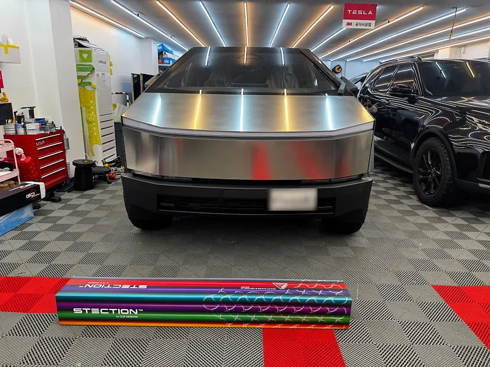 Tesla CybertruckのブラックPPF施工事例｜費用目安・仕上がり 写真