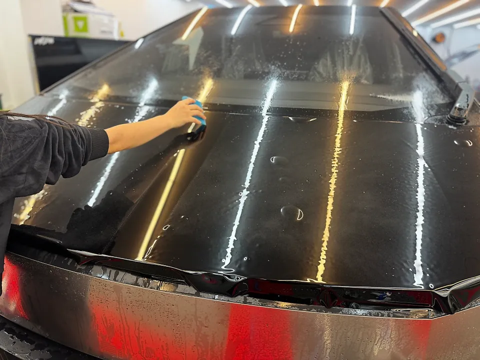 Tesla CybertruckのブラックPPF施工事例｜費用目安・仕上がり 施工写真 3-2