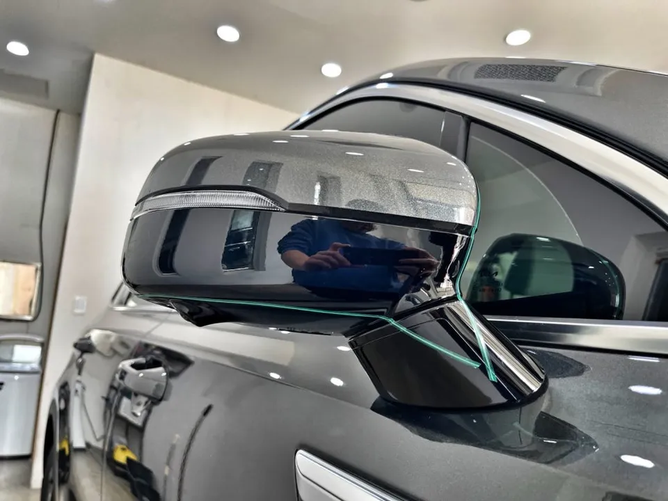 Kia Sorento vinyl wrap - Kia Sorento Hybrid Side Mirror Wrap Review — Scratch Cover photo 4