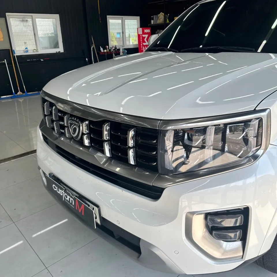 Kia Mohave The Masterのカーラッピング事例 施工写真 2